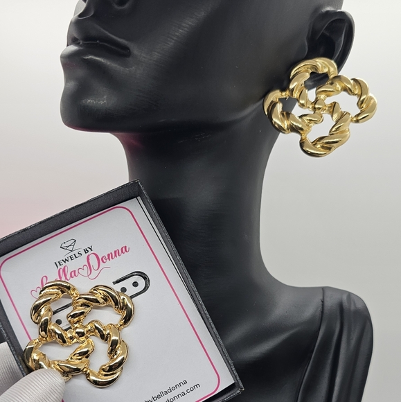 Gold Tone Fashion Earrings - NWT - Picture 3 of 3